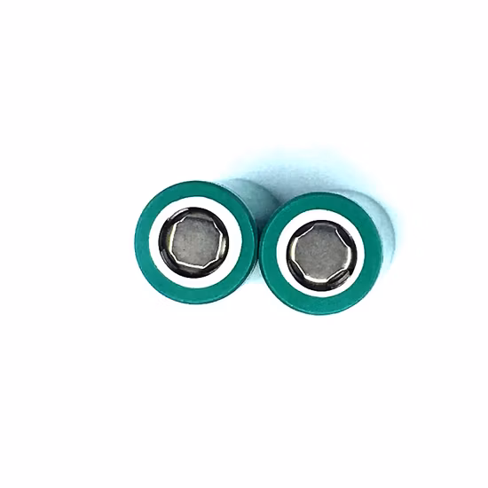 Célula de bateria de íon de lítio de alta potência de 3,7 volts Bateria de íon de lítio 3000 mAh Icr 18650 Li Célula de bateria para eletrodomésticos
